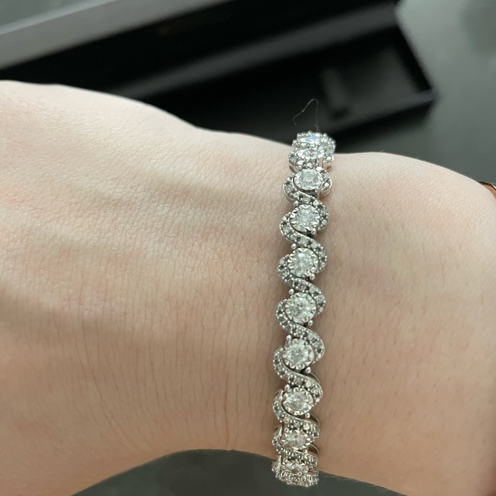 Brand New 10k White Gold Diamond Bracelet